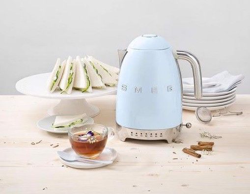 SMEG Vannkoker Pastellblå