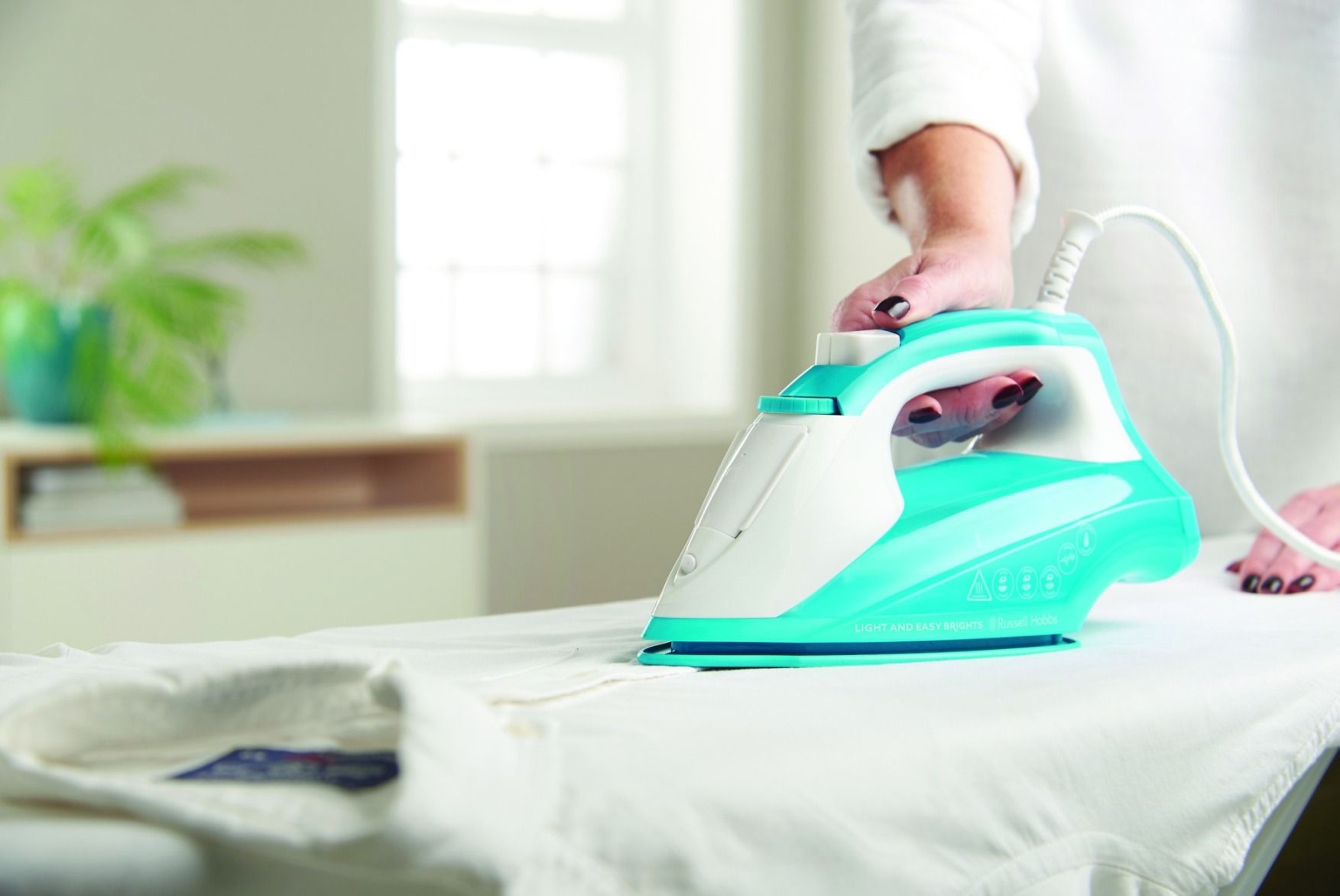 Russel Hobbs Light & Easy Brights Strykejern Lys blå Russel Hobbs Light & Easy Brights Strykejern Lys blå